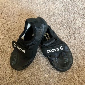 CROVA toddler water shoes black with blue detail size 8  never worn. No tags.
